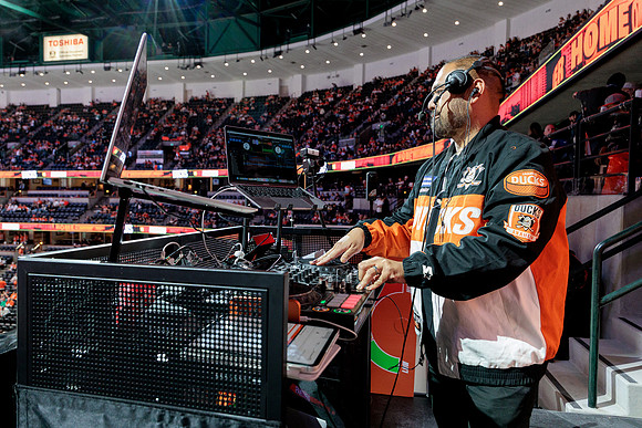 100426_ANAHEIM_DUCKS_RMR15509