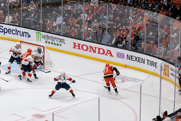 100426_ANAHEIM_DUCKS_RMR19253