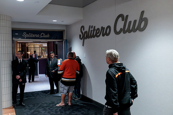 100426_ANAHEIM_DUCKS_RMR13355