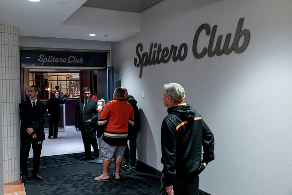100426_ANAHEIM_DUCKS_RMR13359