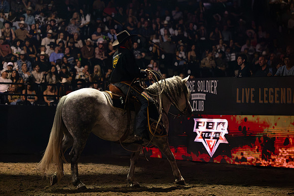 091226_HONDA_CENTER_AD0024