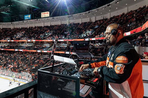 100426_ANAHEIM_DUCKS_RMR15413