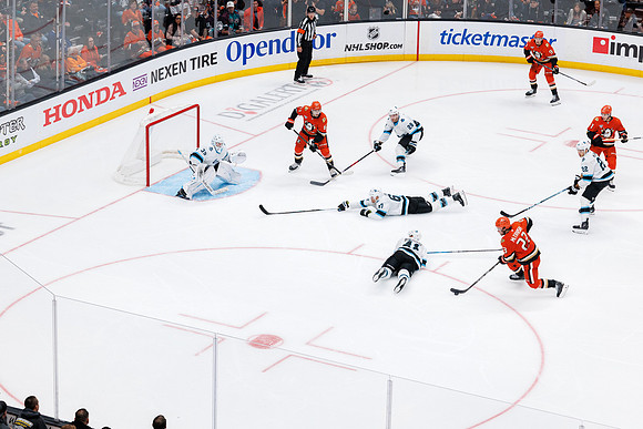 101624_ANAHEIM_DUCKS_0695
