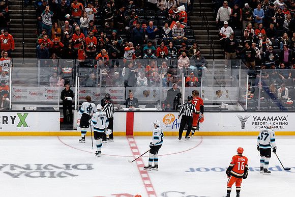 101624_ANAHEIM_DUCKS_0737