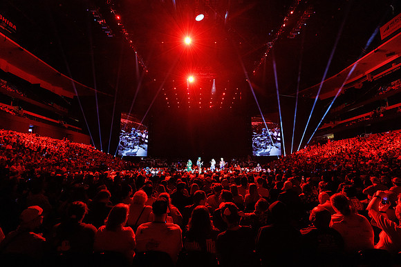 081024_HONDA_CENTER_0013