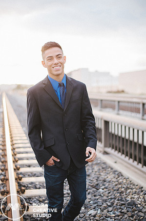 APETERS_SENIOR_0056