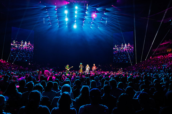 081024_HONDA_CENTER_0033