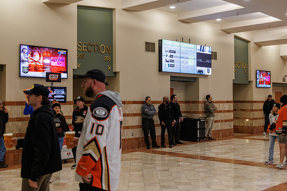 031125_ANAHEIM_DUCKS_0809