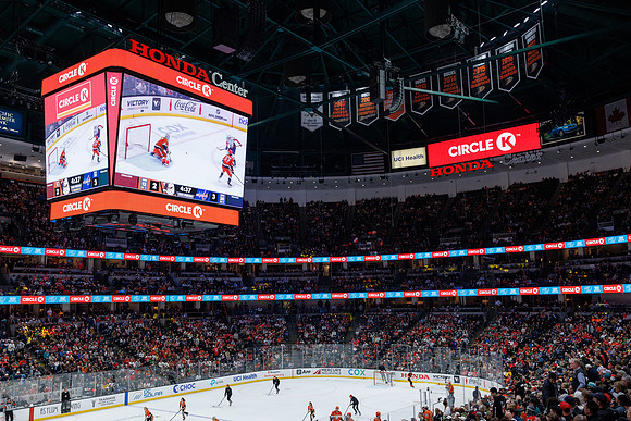 031125_ANAHEIM_DUCKS_1304