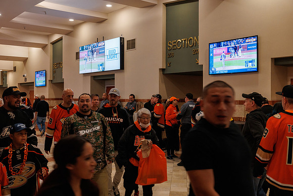 101624_ANAHEIM_DUCKS_0113