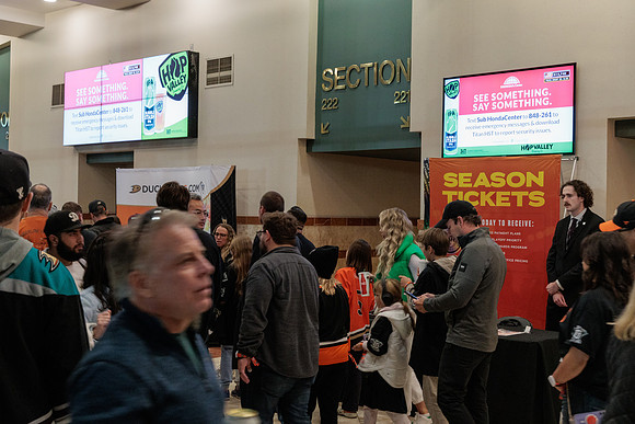 101523_ANAHEIM_DUCKS_0200