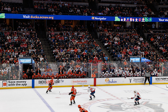 031125_ANAHEIM_DUCKS_1112