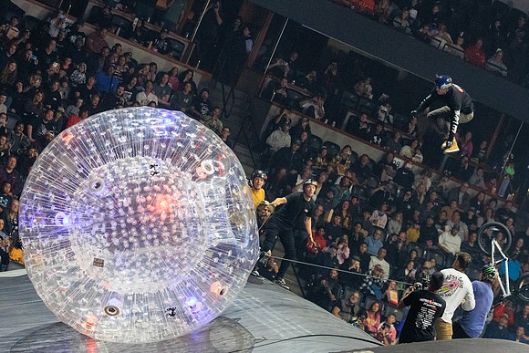 102823_HONDA_CENTER_0109