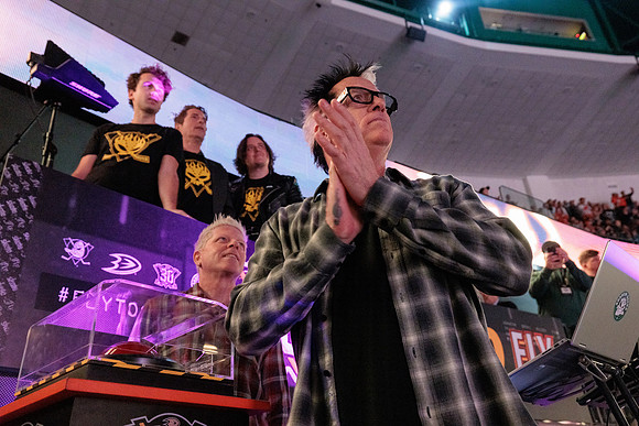 110523_HONDA_CENTER_0007