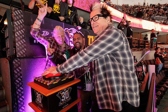 110523_HONDA_CENTER_0016