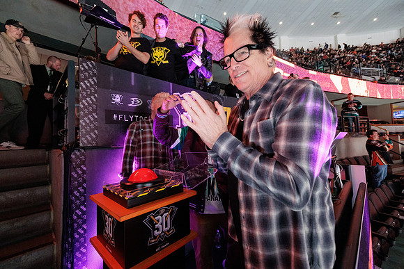 110523_HONDA_CENTER_0017