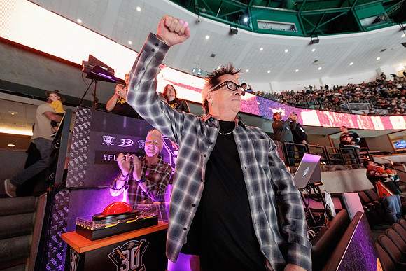 110523_HONDA_CENTER_0019