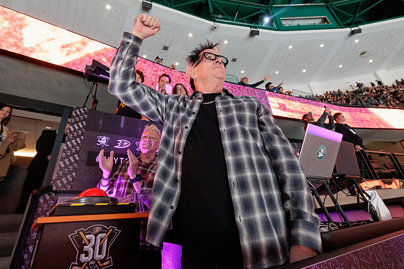 110523_HONDA_CENTER_0021