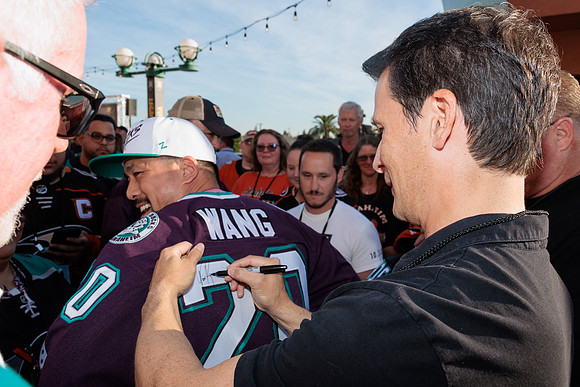 111223_ANAHEIM_DUCKS_0035