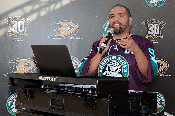 111223_ANAHEIM_DUCKS_0044