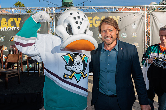 111223_ANAHEIM_DUCKS_0052