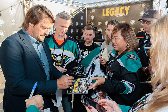111223_ANAHEIM_DUCKS_0053
