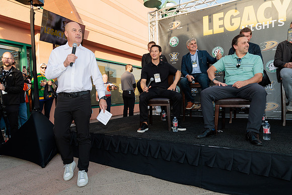 111223_ANAHEIM_DUCKS_0077