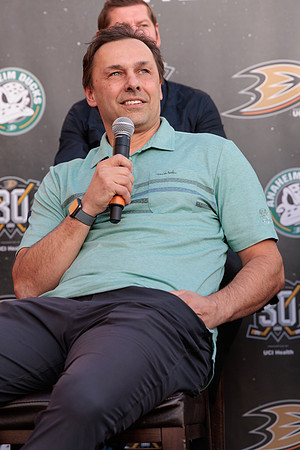111223_ANAHEIM_DUCKS_0102