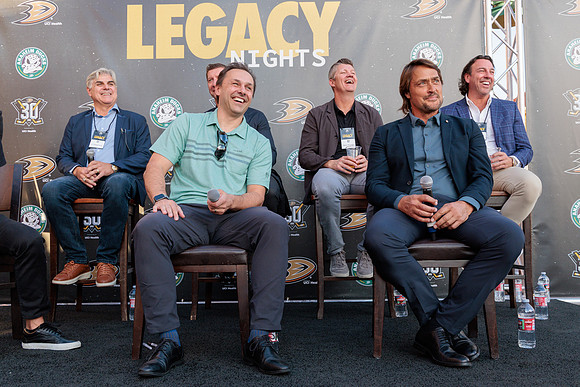 111223_ANAHEIM_DUCKS_0147