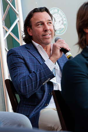 111223_ANAHEIM_DUCKS_0186