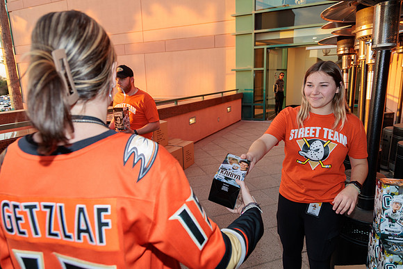111223_ANAHEIM_DUCKS_0212