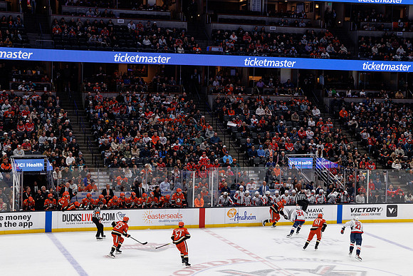 031125_ANAHEIM_DUCKS_1070
