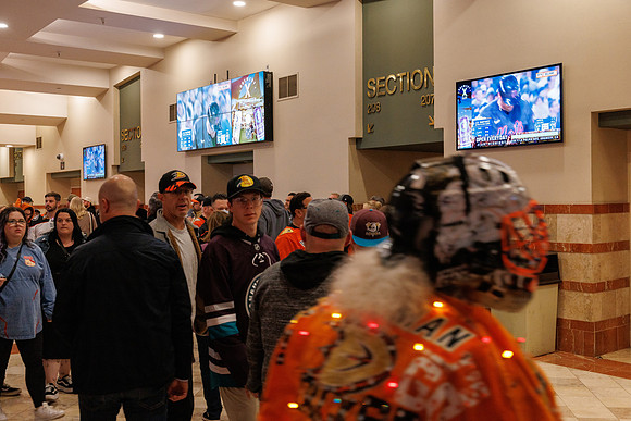 101624_ANAHEIM_DUCKS_0124
