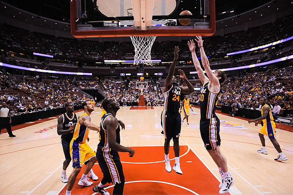 101612_HONDA_CENTER_0012