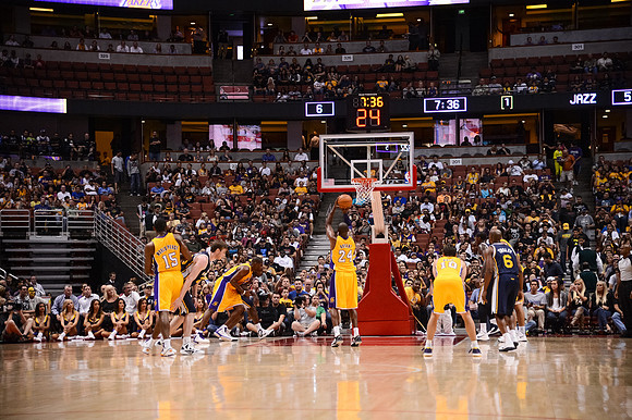 101612_HONDA_CENTER_0020