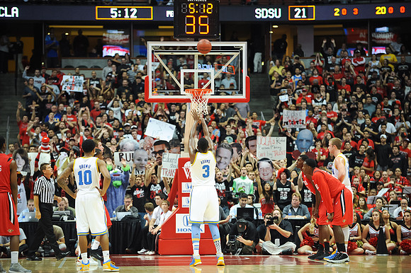120112_HONDA_CENTER_0121