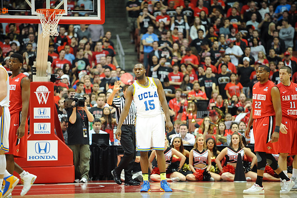 120112_HONDA_CENTER_0106
