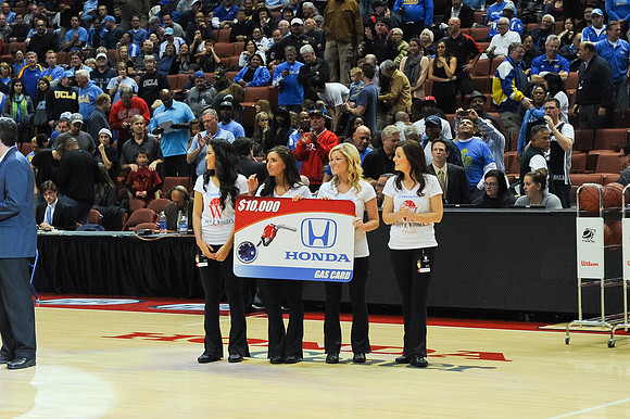 120112_HONDA_CENTER_0220