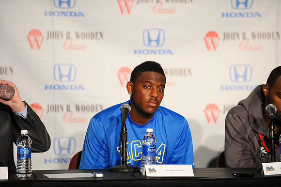 120112_HONDA_CENTER_0306