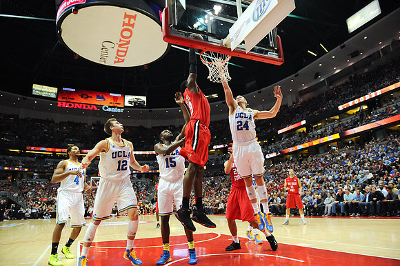 120112_HONDA_CENTER_0211