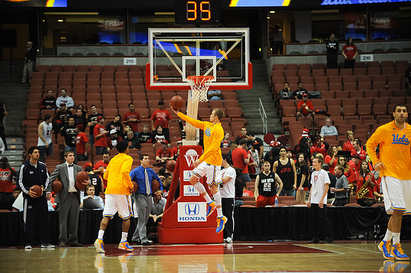 120112_HONDA_CENTER_0022