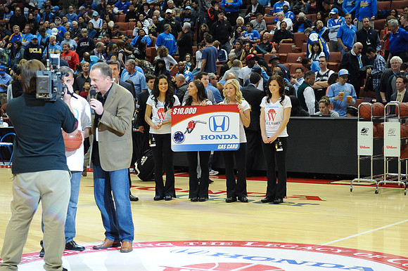 120112_HONDA_CENTER_0214