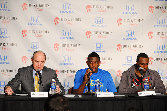 120112_HONDA_CENTER_0300