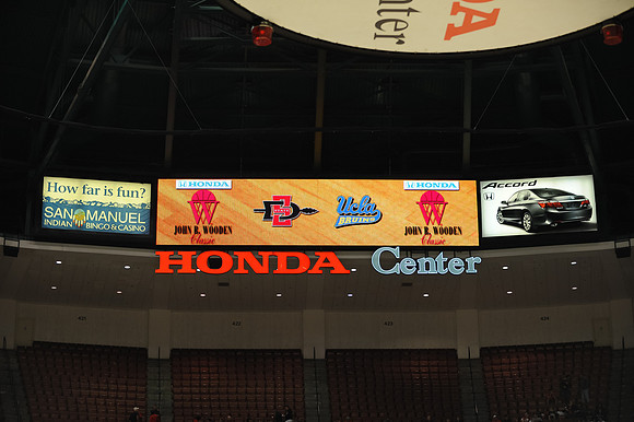 120112_HONDA_CENTER_0019