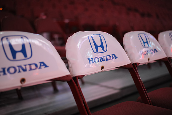 120112_HONDA_CENTER_0001