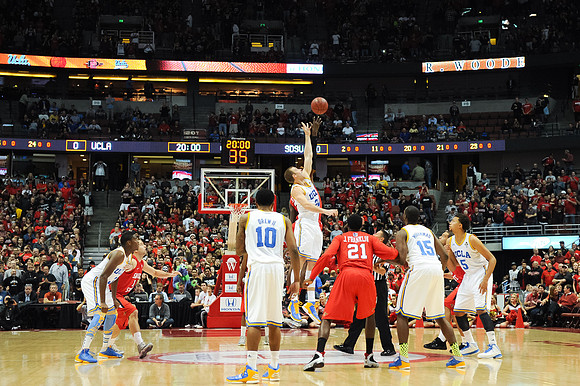 120112_HONDA_CENTER_0081