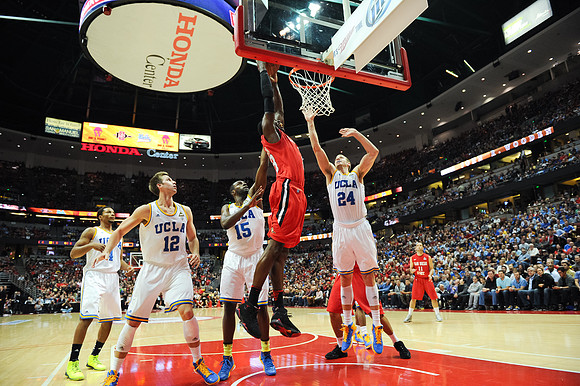120112_HONDA_CENTER_0210