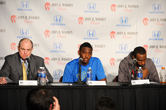 120112_HONDA_CENTER_0308