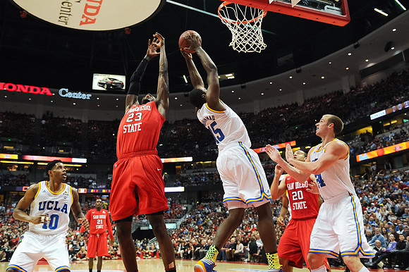 120112_HONDA_CENTER_0207