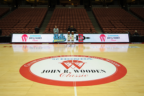 120112_HONDA_CENTER_0011